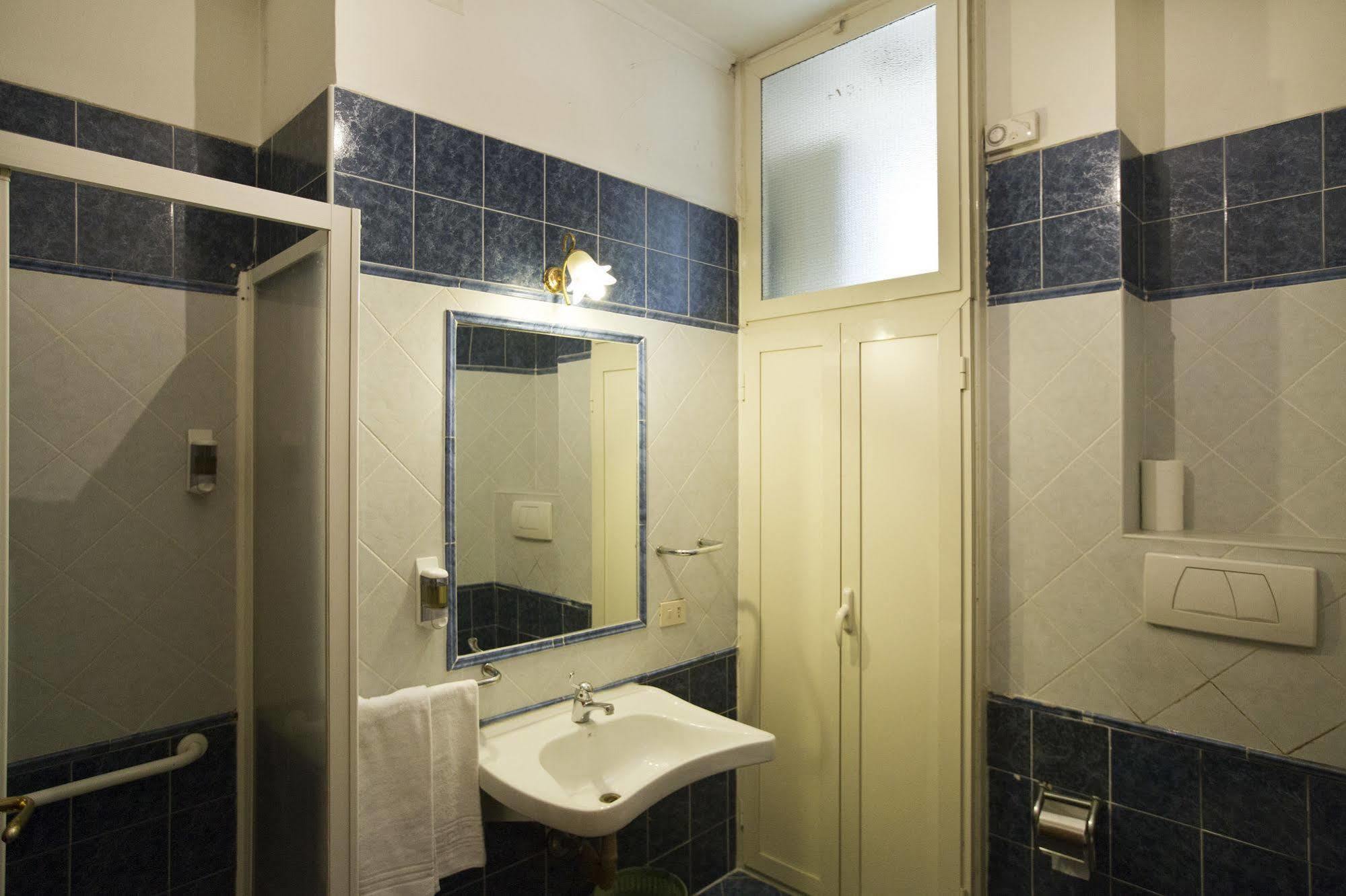 Hotel Lella Roma Ngoại thất bức ảnh