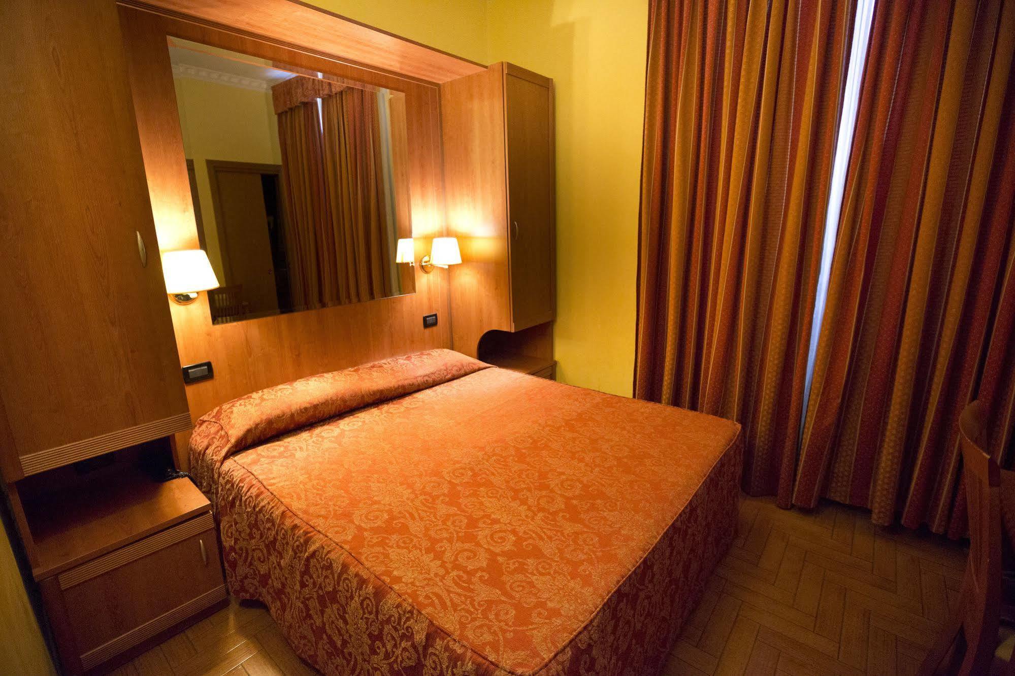 Hotel Lella Roma Ngoại thất bức ảnh