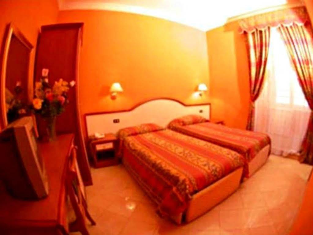 Hotel Lella Roma Ngoại thất bức ảnh