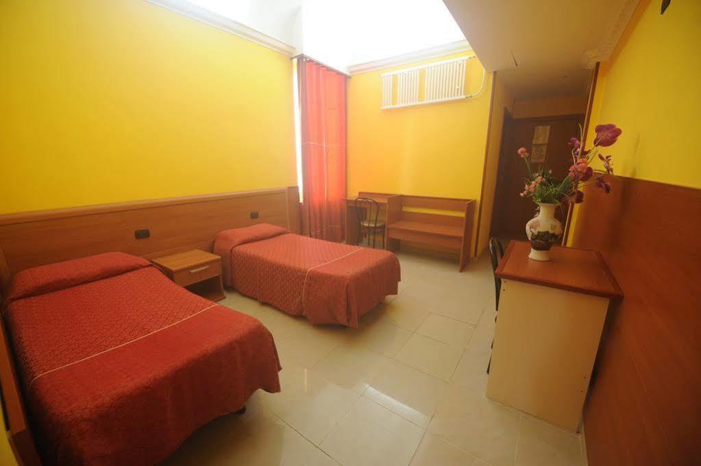Hotel Lella Roma Ngoại thất bức ảnh