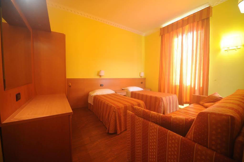 Hotel Lella Roma Ngoại thất bức ảnh