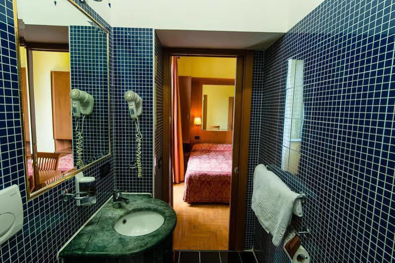 Hotel Lella Roma Ngoại thất bức ảnh